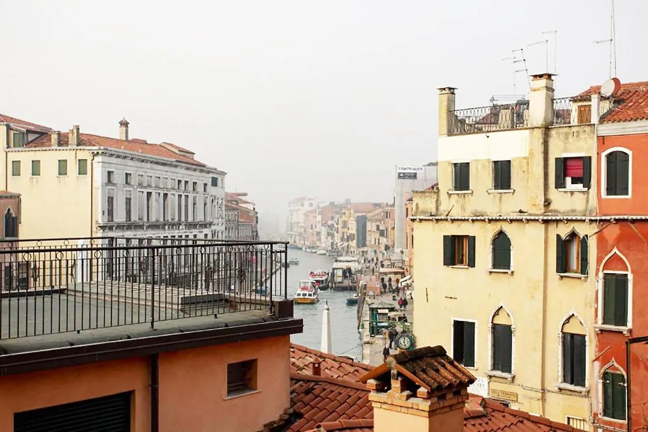 Guglie Canal View Apartment In Veneza 0*,  Itália
