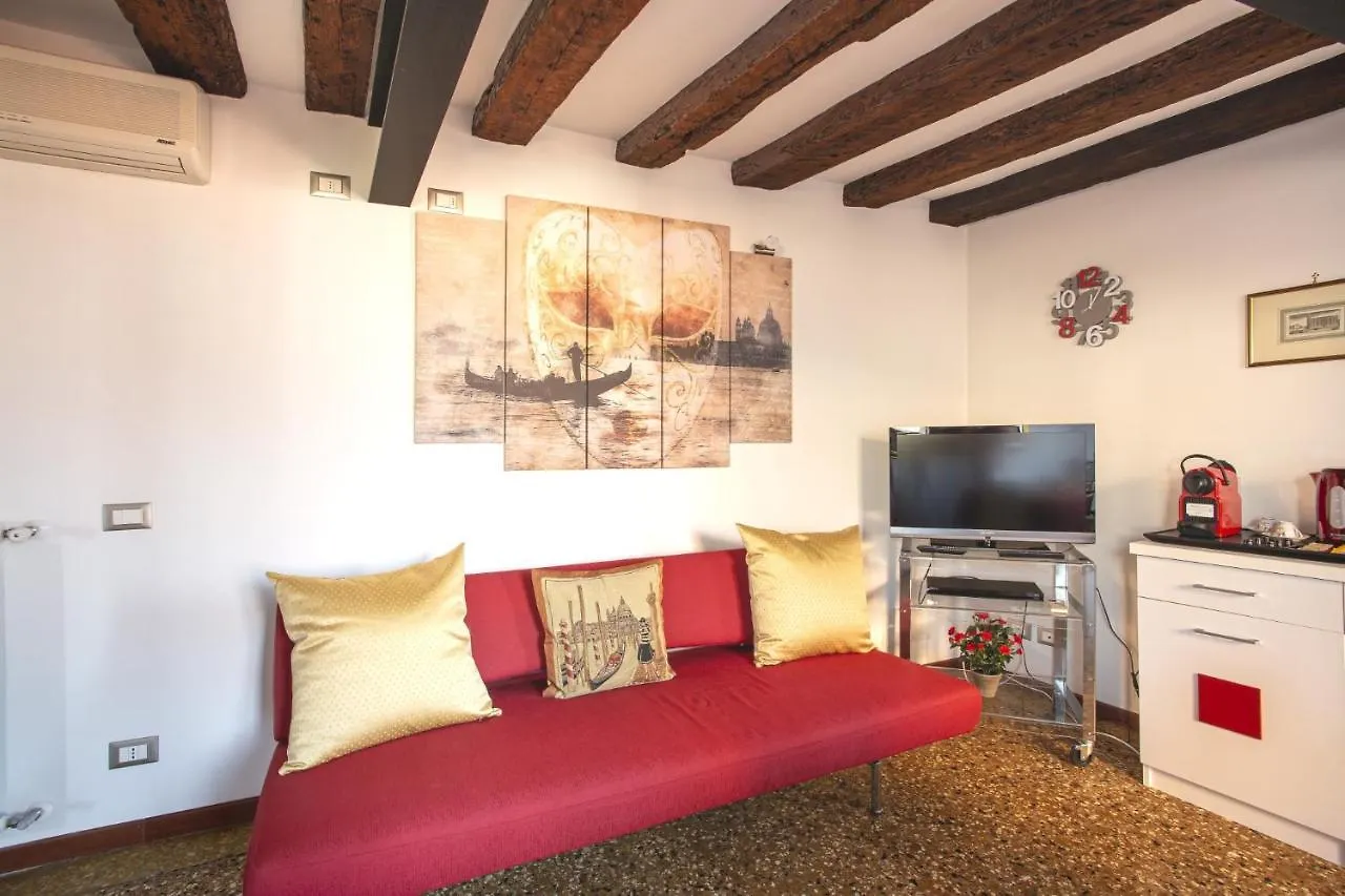 Guglie Canal View Apartment In Veneza 0*,  Itália